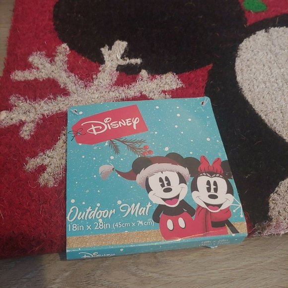 ♥️SOLD♥️Disney Mickey Mouse Outdoor Mat 18 X 28 Christmas Holiday Snowflakes - Picture 2 of 3